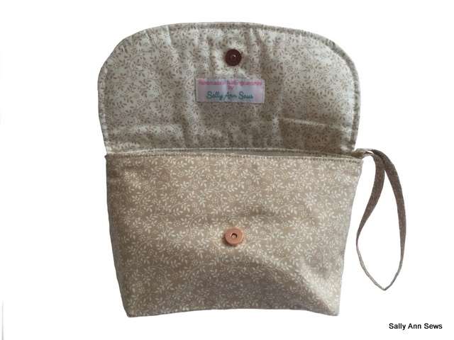 Beige leaf open clutch bag