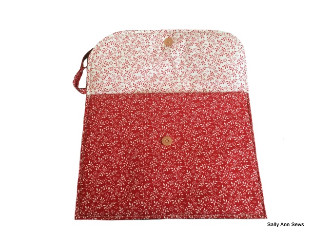 Red leaf open clutch bag